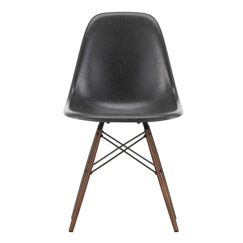 Cadeira Eames em Fibra de Vidro DSW / Ácer Escuro